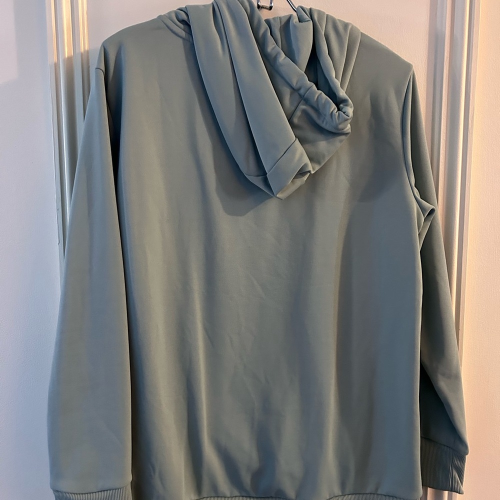 Mondetta gray Pullover Hoodie - Picture 3 of 5